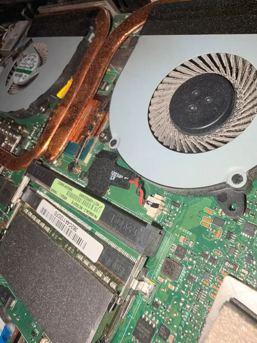 Ремонт ASUS N550: ноутбук вимикався від перегріву — чистка і заміна батареї — Святошинський район, Київ