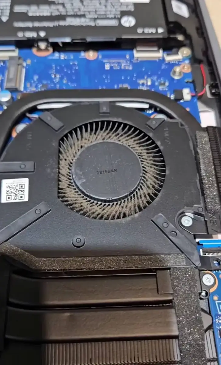 До ремонту: HP HP Omen 16 — hp omen перегрівався і вимикався в іграх — чистка та заміна термопасти й термопрокладок, Київ