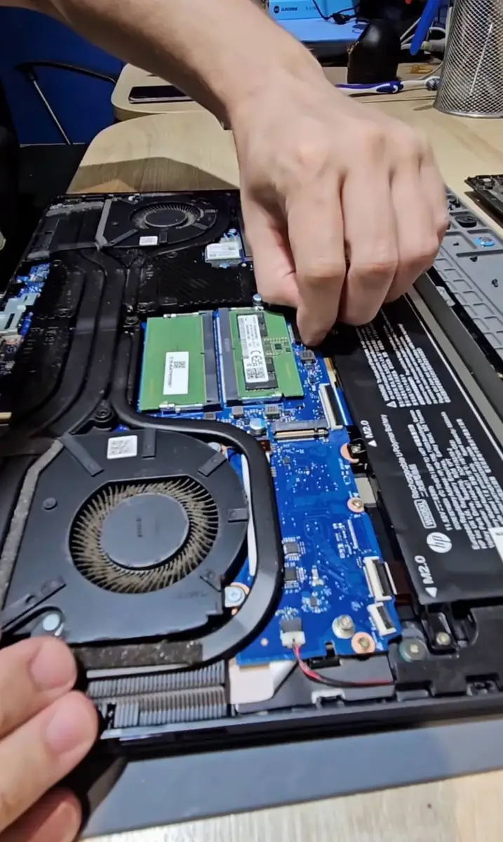До ремонту: HP HP Pavilion Gaming 15 — hp pavilion gaming шумів і гальмував — профілактика системи охолодження із заміною термопасти, Київ