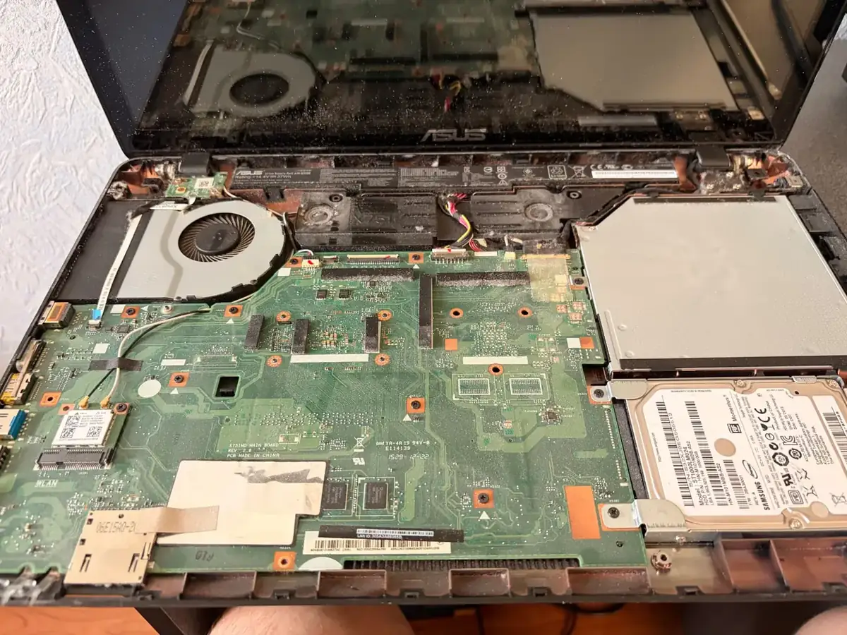Розбирання ноутбука ASUS X751 — доступ до системи охолодження