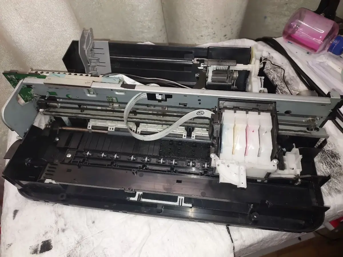 До ремонту: Epson L200 — epson l200 на позняках: смуги при друку і не тягнув папір, Київ