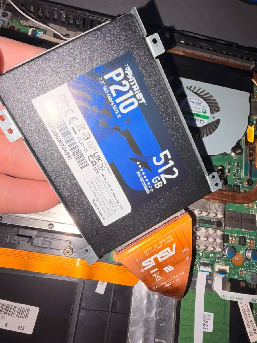 Встановлення SSD Patriot P210 512 ГБ у ноутбук