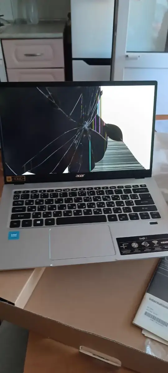 До ремонту: Acer Swift 1 SF114 — acer swift 1: розбита матриця — заміна екрана ноутбука з виїздом (лівобережна, дніпровський район), Київ